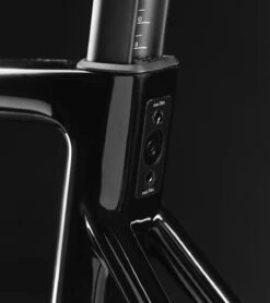 Basso DIAMANTE DISC - Dura Ace Di2 - Carbon Road Bike - 2023 - Stealth 15 Basso DIAMANTE DISC - Dura Ace Di2 - Carbon Road Bike - 2023 - Stealth -Fietswereld Winkels 3b clamp stealth 1359860