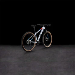 CUBE AIM SLX - Mountainbike - 2023 - White / Blue / Red 12 CUBE AIM SLX - Mountainbike - 2023 - White / Blue / Red -Fietswereld Winkels 601510 p 00851 1396612