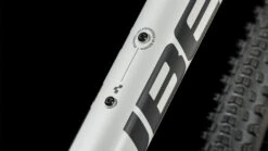 CUBE ATTENTION SLX - Mountainbike - 2023 - Silvergrey / Lime -Fietswereld Winkels 603150 d 021241 1396695