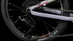 CUBE ACID 200 SLX - 20" Children's Bike - 2023 - Violet / Coral 15 CUBE ACID 200 SLX - 20" Children's Bike - 2023 - Violet / Coral -Fietswereld Winkels 622181 d 023191 1398315