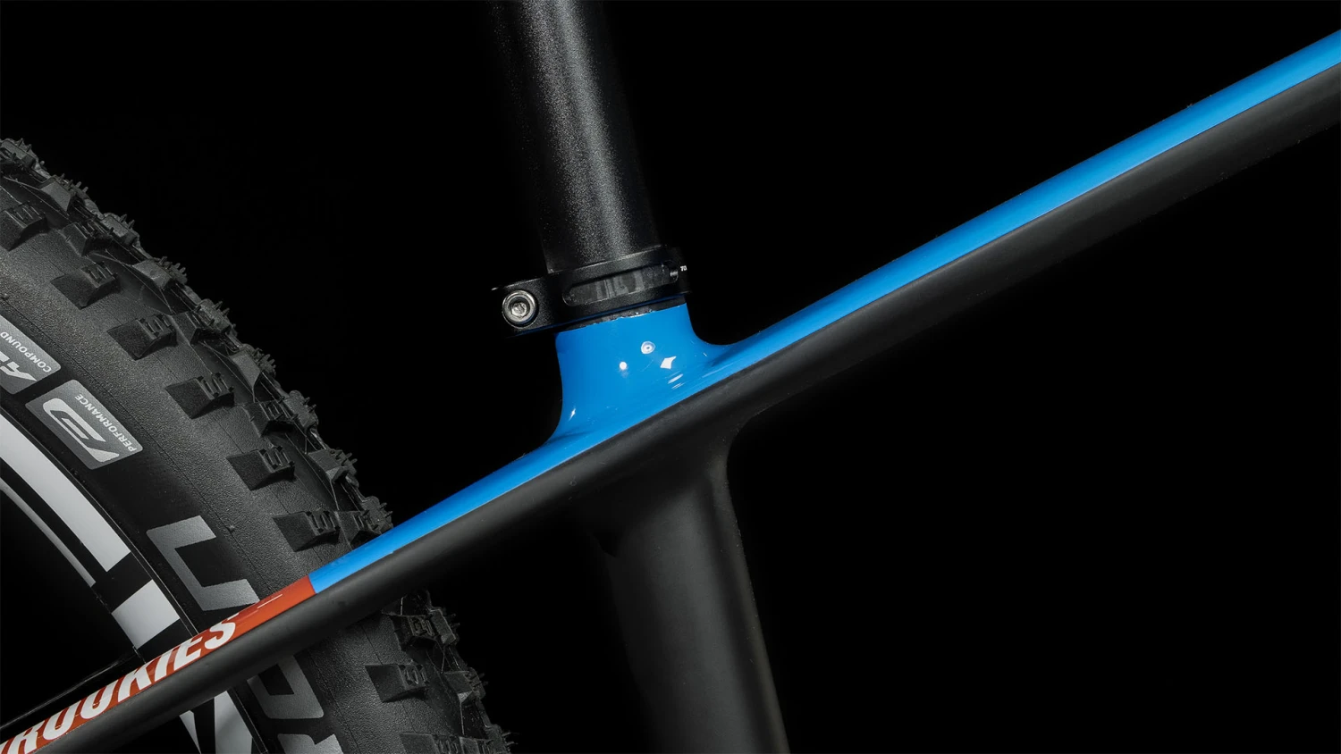 CUBE ELITE 240 C:62 Pro - 24" Carbon Children's Mountainbike - 2023 - Carbon / Blue / Red 9 CUBE ELITE 240 C:62 Pro - 24" Carbon Children's Mountainbike - 2023 - Carbon / Blue / Red - Afbeelding 7