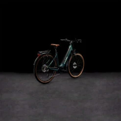 CUBE TOURING HYBRID ONE 625 - Easy Entry Electric Touring Bike - 2023 - Darkgreen / Green -Fietswereld Winkels 631061 p 106821 1401266