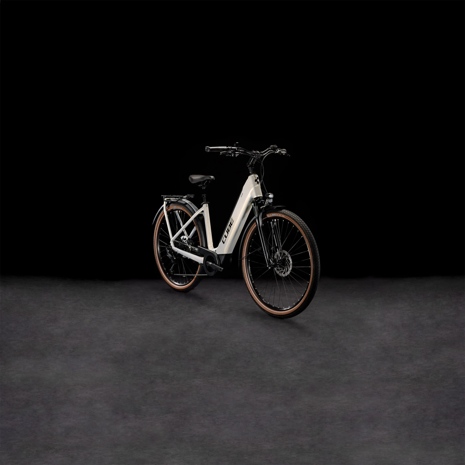 CUBE TOURING HYBRID Pro 625 - Easy Entry Electric Touring Bike - 2023 - Pearlysilver / Black 5 CUBE TOURING HYBRID Pro 625 - Easy Entry Electric Touring Bike - 2023 - Pearlysilver / Black - Afbeelding 3