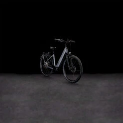 CUBE TOURING HYBRID EXC 625 - Easy Entry Electric Touring Bike - 2023 - Grey / Metal 9 CUBE TOURING HYBRID EXC 625 - Easy Entry Electric Touring Bike - 2023 - Grey / Metal -Fietswereld Winkels 631152 p 107631 1401240