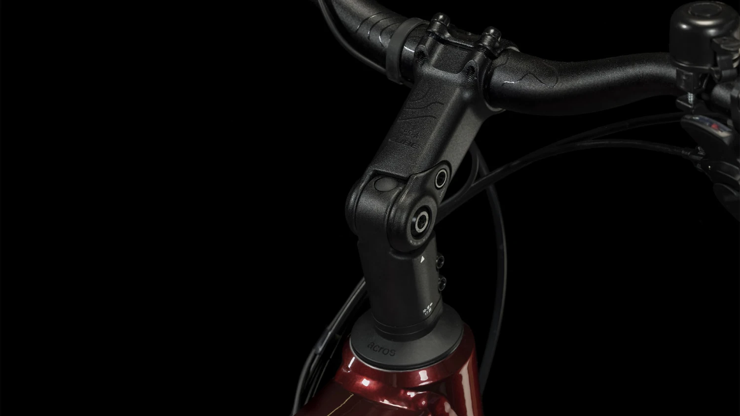 CUBE TOURING HYBRID EXC 625 - Electric Touring Bike - 2023 - Red / White 7 CUBE TOURING HYBRID EXC 625 - Electric Touring Bike - 2023 - Red / White - Afbeelding 5