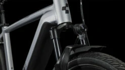 CUBE KATHMANDU HYBRID SLX 750 - Electric Touring Bike - 2023 - Polarsilver / Black 20 CUBE KATHMANDU HYBRID SLX 750 - Electric Touring Bike - 2023 - Polarsilver / Black -Fietswereld Winkels 631303 d 059761 1397066