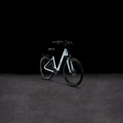 CUBE SUPREME HYBRID EXC 625 - Easy Entry Electric Bike - 2023 - Flashwhite / Black 12 CUBE SUPREME HYBRID EXC 625 - Easy Entry Electric Bike - 2023 - Flashwhite / Black -Fietswereld Winkels 632241 p 1011051 1401124