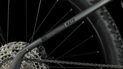 CUBE REACTION HYBRID Race 750 - 27.5" Lage Instap E-Mountainbike - 2023 - Grey / Metal 15 CUBE REACTION HYBRID Race 750 - 27.5" Lage Instap E-Mountainbike - 2023 - Grey / Metal -Fietswereld Winkels 634203 d 1317971 1410946