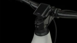 CUBE REACTION HYBRID SLT 750 - 27.5" Easy Entry Electric Mountain Bike - 2023 - Silver / Cream -Fietswereld Winkels 634423 d 1219011 1400916