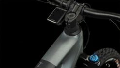 CUBE STEREO HYBRID 140 HPC TM 750 - Carbon Electric Mountainbike - 2023 - Flashgrey / Olive A00 16 CUBE STEREO HYBRID 140 HPC TM 750 - Carbon Electric Mountainbike - 2023 - Flashgrey / Olive A00 -Fietswereld Winkels 636203 d 0521411 1398006