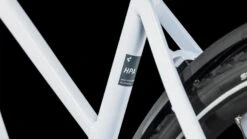 CUBE NATURE Pro Allroad - Women Cross Bike - 2023 - Frostwhite / Grey A00 -Fietswereld Winkels 646200 d 2123451 1397252