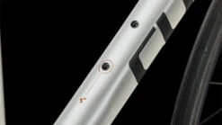 CUBE ATTAIN Pro - Racefiets - 2023 - Zilver / Oranje -Fietswereld Winkels 676200 d 0128011 1398596