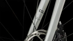 CUBE ATTAIN Pro - Racefiets - 2023 - Zilver / Oranje -Fietswereld Winkels 676200 d 0328031 1398598