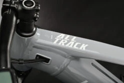 Haibike ALLTRACK 7 I720Wh - 29" E-Mountainbike - 2023 - Urban Grey/white Gloss 19 Haibike ALLTRACK 7 I720Wh - 29" E-Mountainbike - 2023 - Urban Grey/white Gloss -Fietswereld Winkels alltrack 7 275 high urban white 3 1430390