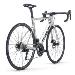 BMC TEAMMACHINE SLR FIVE - Carbon Roadbike - 2023 - Arctic Silver / Black -Fietswereld Winkels bmc 23 10611 008 teammachine slr five arctic silver black 3 5 1493737