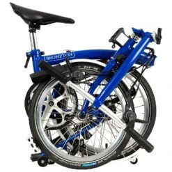 Brompton C Line Explore - 6-Speed - High Bar - Telescopic Seatpost - 16" Folding Bike - 2022 - Picadilly Blue Matt 11 Brompton C Line Explore - 6-Speed - High Bar - Telescopic Seatpost - 16" Folding Bike - 2022 - Picadilly Blue Matt -Fietswereld Winkels c line explore 6 speed high bar extended seatpost picadilly blue matt 3 1214293