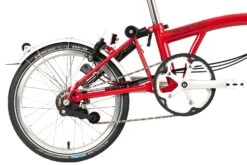 Brompton C Line Utility - 3-Speed - Low Bar - Standard Seatpost - Dynamo - 16" Folding Bike - 2022 - House Red Matt -Fietswereld Winkels c line explore 6 speed low bar standard seatpost house red matt 4 1216499