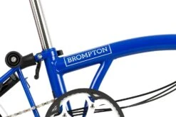 Brompton C Line Explore - 6-Speed - Low Bar - Standard Seatpost - Rear Rack & Dynamo - 16" Folding Bike - 2022 - Picadilly Blue Matt 13 Brompton C Line Explore - 6-Speed - Low Bar - Standard Seatpost - Rear Rack & Dynamo - 16" Folding Bike - 2022 - Picadilly Blue Matt -Fietswereld Winkels c line explore 6 speed low bar standard seatpost picadilly blue matt 5 1216512