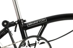 Brompton C Line Explore - 6-Speed - Mid Bar - Standard Seatpost - Dynamo - 16" Folding Bike - 2022 - Black Matt -Fietswereld Winkels c line explore 6 speed mid bar standard seatpost black matt 6 1215497 1