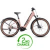 CUBE REACTION HYBRID Pro 750 Allroad - 27.5" Lage Instap E-Mountainbike - 2023 - Blushrose / Silver - B-Keus -Fietswereld Winkels cube reaction hybrid pro 750 allroad 27 5 easy entry electric mountain bike 2023 blushrose silver 2nd choice 1577641