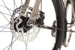 Kalkhoff ENTICE Lite Allroad - Heren Trekkingfiets - 2023 - Moonstonegrey Matt -Fietswereld Winkels d644029101 4000990416627 kalkhoff entice lite moonstonegrey matt 04 1483024