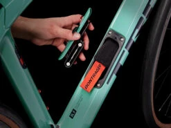 Trek Domane SL 5 Gen 4 105 Carbon Roadbike - 2023 - Blue Sage 17 Trek Domane SL 5 Gen 4 105 Carbon Roadbike - 2023 - Blue Sage -Fietswereld Winkels domanesl5 alt3 1327185