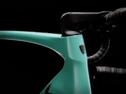 Trek Domane SL 5 Gen 4 105 Carbon Roadbike - 2023 - Blue Sage 24 Trek Domane SL 5 Gen 4 105 Carbon Roadbike - 2023 - Blue Sage -Fietswereld Winkels domanesl5 alt4 1327186