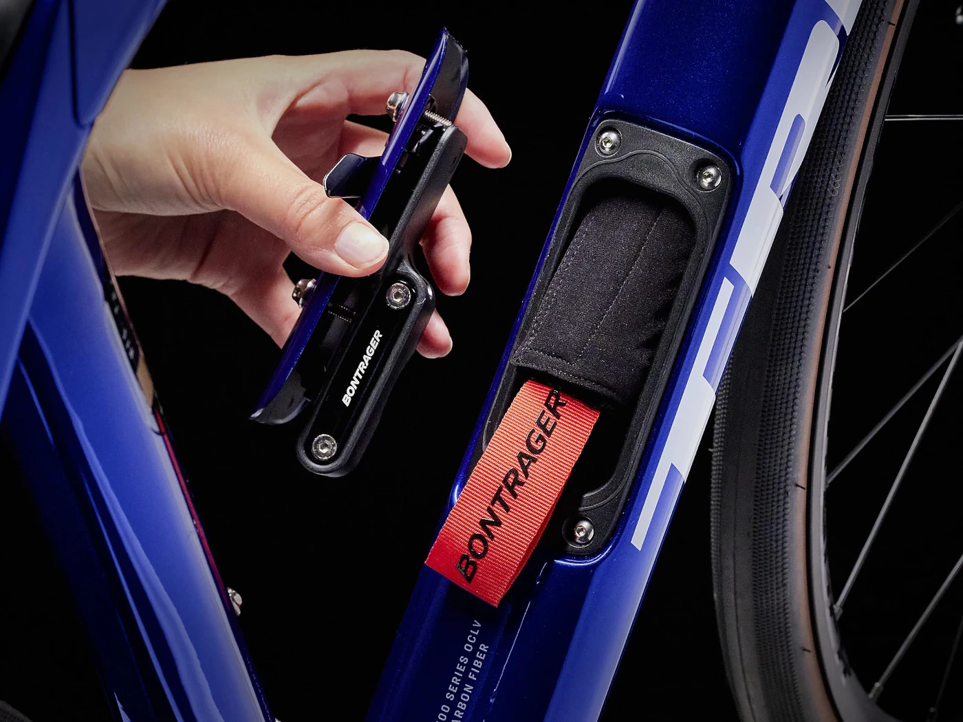 Trek DOMANE SL 6 Gen 4 105 Di2 Carbon Road Bike - 2023 - Hex Blue 11 Trek DOMANE SL 6 Gen 4 105 Di2 Carbon Road Bike - 2023 - Hex Blue - Afbeelding 9