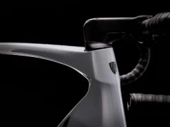 Trek Domane SL 7 Ultegra Di2 Carbon Road Bike - 2024 - Gravel Grey -Fietswereld Winkels domanesl7 alt4 1326393