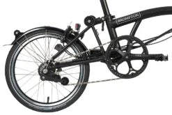 Brompton Electric C Line Explore - 6-Speed - Mid Bar - Standard Seatpost - 16" Elektrische Vouwfiets - 2023 - Matt Black -Fietswereld Winkels electric c line explore 6 speed high bar extended seatpost 5 1451968 2