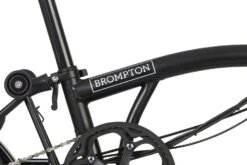 Brompton Electric C Line Explore - 6-Speed - High Bar - Telescopic Seatpost - 16" Elektrische Vouwfiets - 2023 - Matt Black 15 Brompton Electric C Line Explore - 6-Speed - High Bar - Telescopic Seatpost - 16" Elektrische Vouwfiets - 2023 - Matt Black -Fietswereld Winkels electric c line explore 6 speed high bar extended seatpost 6 1451969 1