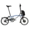 Brompton Electric C Line Explore - 6-Speed - High Bar - Extended Seatpost - 16" Elektrische Vouwfiets - 2023 - Cloud Blue -Fietswereld Winkels electric c line explore 6 speed high bar extended seatpost cloud blue 1 1452443