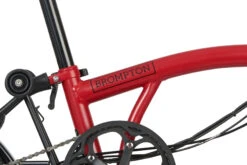Brompton Electric C Line Explore - 6-Speed - High Bar - Telescopic Seatpost - 16" Elektrische Vouwfiets - 2023 - House Red Matt 15 Brompton Electric C Line Explore - 6-Speed - High Bar - Telescopic Seatpost - 16" Elektrische Vouwfiets - 2023 - House Red Matt -Fietswereld Winkels electric c line explore 6 speed high bar extended seatpost house red 6 1452404
