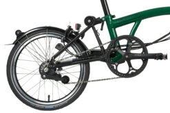 Brompton Electric C Line Explore - 6-Speed - High Bar - Telescopic Seatpost - 16" Elektrische Vouwfiets - 2023 - Racing Green -Fietswereld Winkels electric c line explore 6 speed high bar extended seatpost racing green 5 1452371
