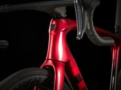 Trek ÉMONDA SLR 7 DISC Ultegra Di2 Roadbike - 2023 - Metallic Red Smoke To Red Carbon Smoke -Fietswereld Winkels emondaslr7 alt2 1324651