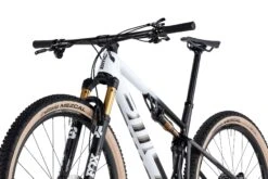 BMC FOURSTROKE 01 LTD - 29" Carbon Mountainbike - 2024 - Cool White / Black 14 BMC FOURSTROKE 01 LTD - 29" Carbon Mountainbike - 2024 - Cool White / Black -Fietswereld Winkels fourstroke 01 ltd cool white black 4 1569111