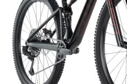 BMC FOURSTROKE LT ONE - 29" Carbon Mountainbike - 2024 - Bordeaux Red / Black 17 BMC FOURSTROKE LT ONE - 29" Carbon Mountainbike - 2024 - Bordeaux Red / Black -Fietswereld Winkels fourstroke lt one bordeaux red black 7 1569593