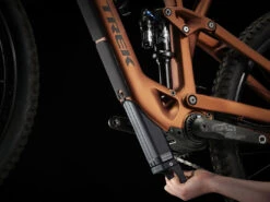 Trek FUEL EXe 9.7 SLX/XT Electric Mountain Bike - 2023 - Matte Pennyflake -Fietswereld Winkels fuelexe97slxxt alt8 1337362