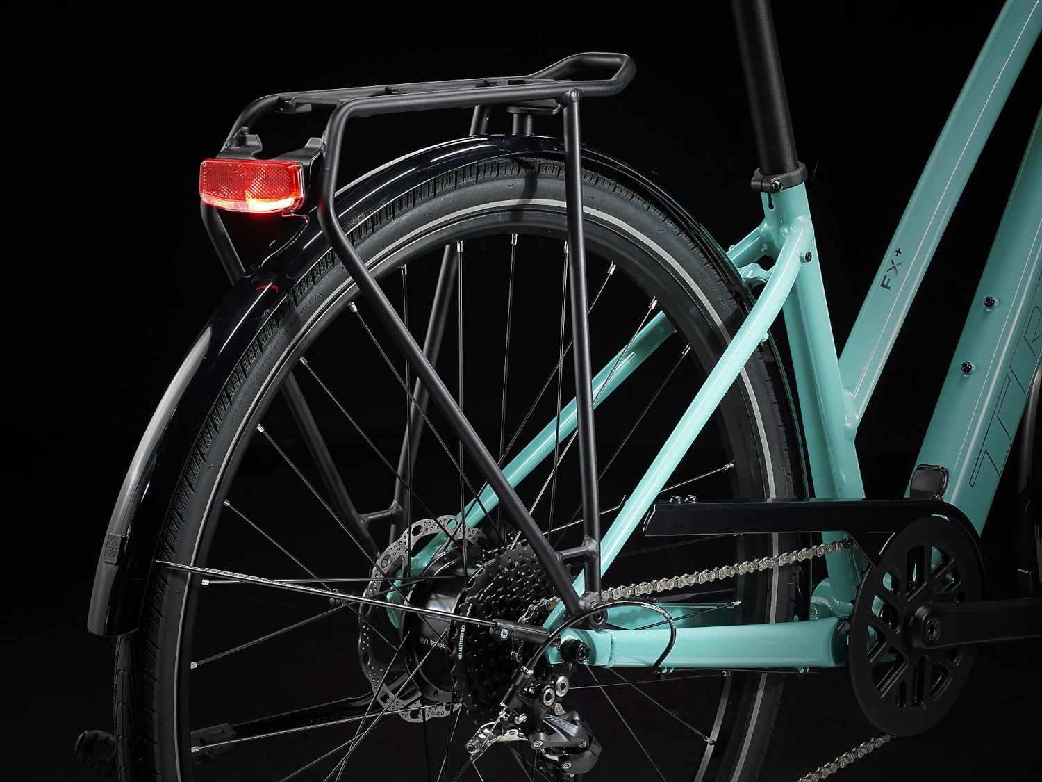 Trek FX+ 2 Stagger Electric City Bike - 2023 - Blue Sage 7 Trek FX+ 2 Stagger Electric City Bike - 2023 - Blue Sage - Afbeelding 5