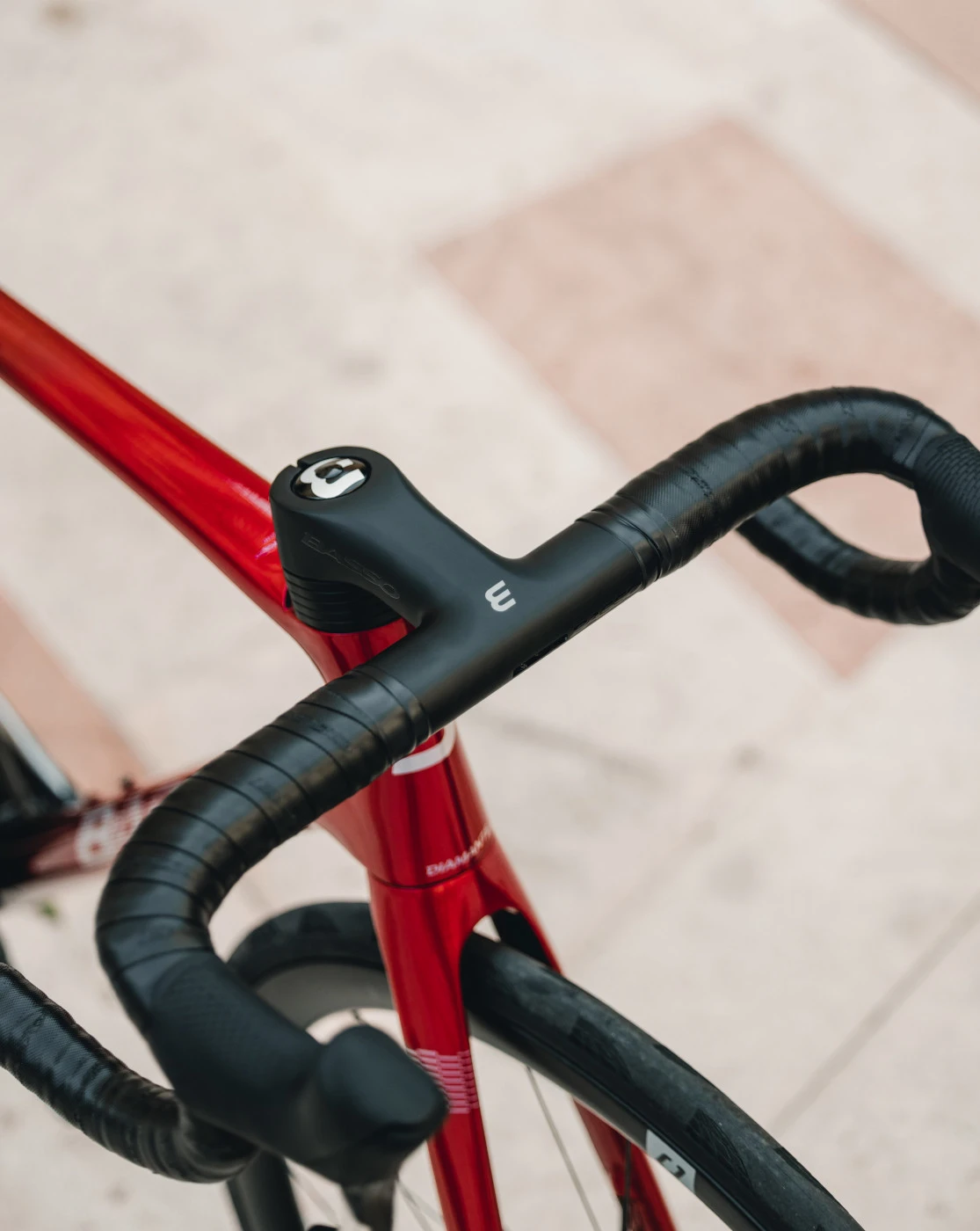 Basso DIAMANTE DISC - Ultegra 8150 Di2 - Carbon Road Bike - 2023 - Candy Red 7 Basso DIAMANTE DISC - Ultegra 8150 Di2 - Carbon Road Bike - 2023 - Candy Red - Afbeelding 5