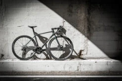 Liv LANGMA ADVANCED SL - Dura Ace Di2 Womens Road Bike - 2022 - Artic Light / Chrome -Fietswereld Winkels langma advanced sl da 1 1115254