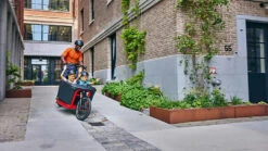 Trek Fetch+ 4 Elektrische Bakfiets - 2023 - Lava -Fietswereld Winkels mood 1335047