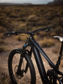 Giant TRANCE X ADVANCED E+ ELITE 1 - Carbon Electric Mountain Bike - 2023 - Gunmetal Black -Fietswereld Winkels my23 trance x adv elite e 1 product hires 07 1549227