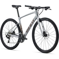 Giant FASTROAD AR ADVANCED 1 - Carbon Fitnessfiets - 2023 - Zilver -Fietswereld Winkels my23fastroadaradvanced1colora silver front 1515113