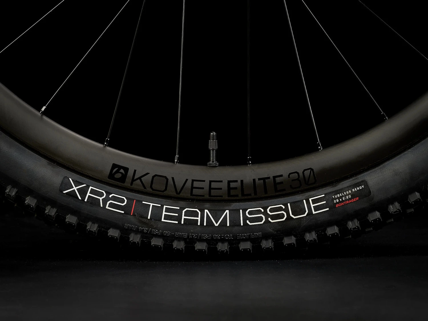 Trek Procaliber 9.7 GX 29" Carbon Mountain Bike - 2023 - Roarange / Deep Smoke 13 Trek Procaliber 9.7 GX 29" Carbon Mountain Bike - 2023 - Roarange / Deep Smoke - Afbeelding 11