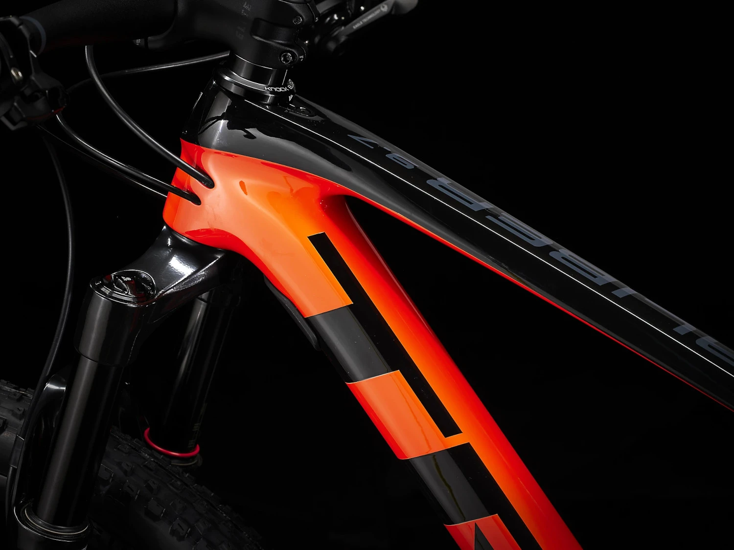 Trek Procaliber 9.7 GX 29" Carbon Mountain Bike - 2023 - Roarange / Deep Smoke 9 Trek Procaliber 9.7 GX 29" Carbon Mountain Bike - 2023 - Roarange / Deep Smoke - Afbeelding 7