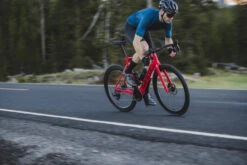 Giant PROPEL ADVANCED PRO 1 - Rival ETap AXS Carbon Racefiets - 2023 - Phoenix Fire -Fietswereld Winkels propel adv pro 1 action 01 1421554