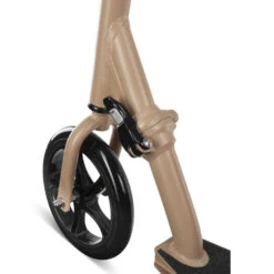 Puky SPEEDUS ONE Kids Scooter - Peanut Beige 12 Puky SPEEDUS ONE Kids Scooter - Peanut Beige -Fietswereld Winkels puky speedus one scooter peanut beige front 1309389