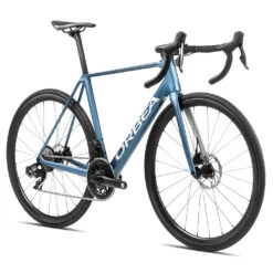 Orbea ORCA M30 - 105 Carbon Racefiets - 2024 - Slate Blue - Halo Silver (matt) -Fietswereld Winkels r107ttcc orbea orca m30 blue 03 1569868