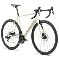 Orbea ORCA M30i - 105 Di2 Carbon Racefiets - 2024 - Ivory White - Burgundy (gloss) - Vulcano (matt) -Fietswereld Winkels r108ttcc orbea orca m30i white 03 1561245